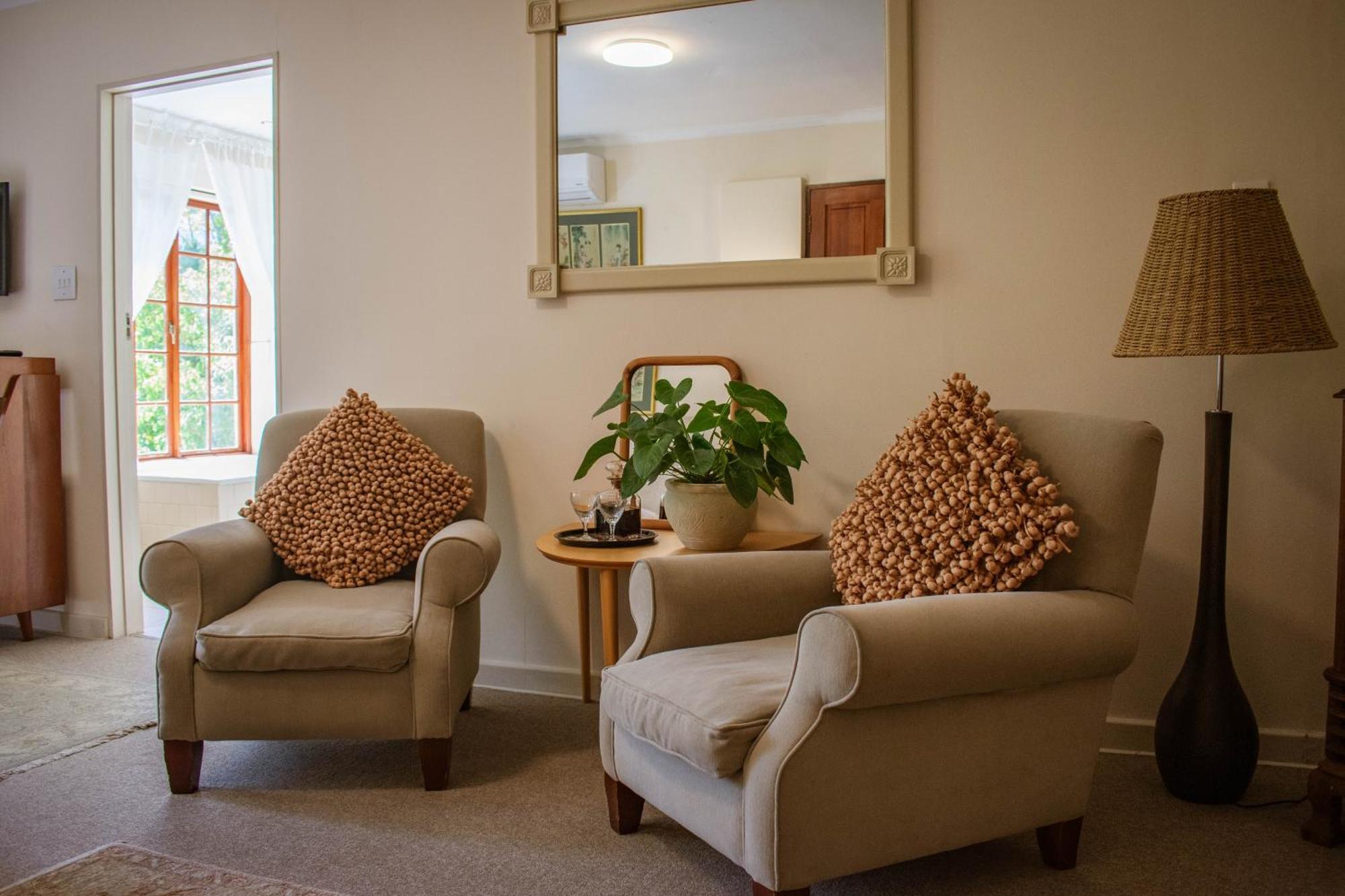 5 Seasons Guest House Стелленбос Экстерьер фото
