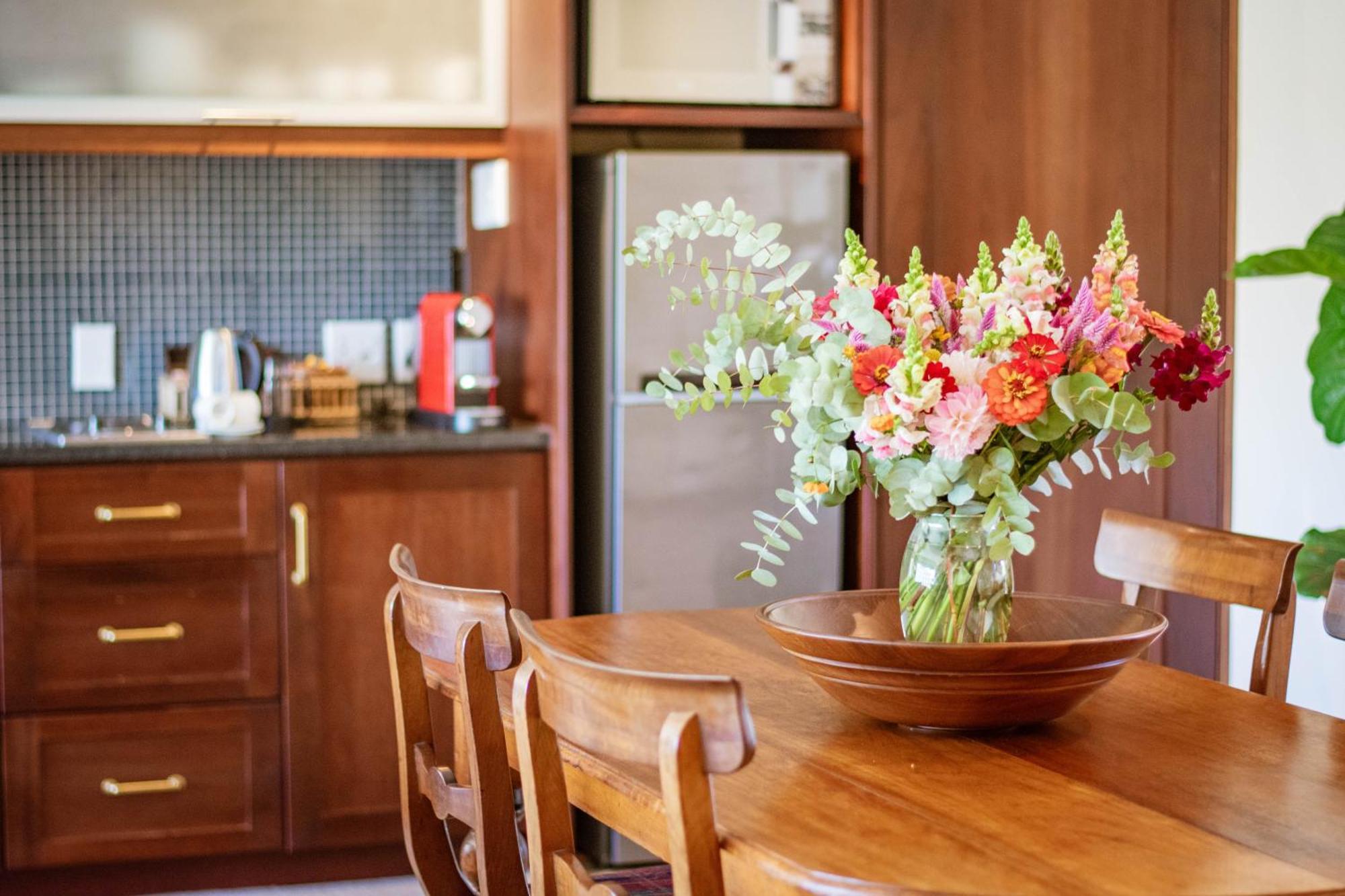 5 Seasons Guest House Стелленбос Экстерьер фото