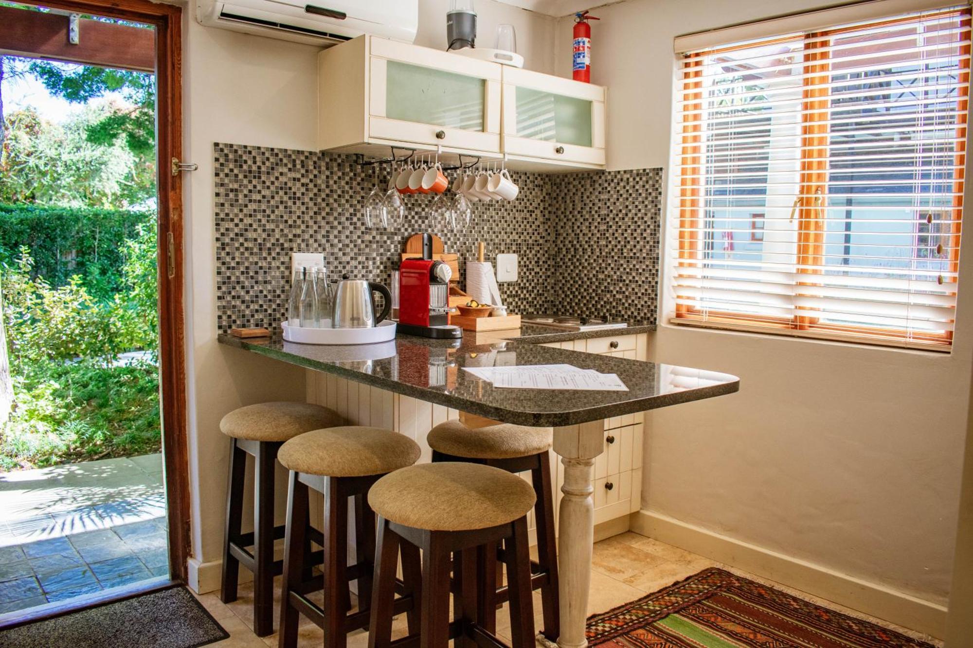 5 Seasons Guest House Стелленбос Экстерьер фото