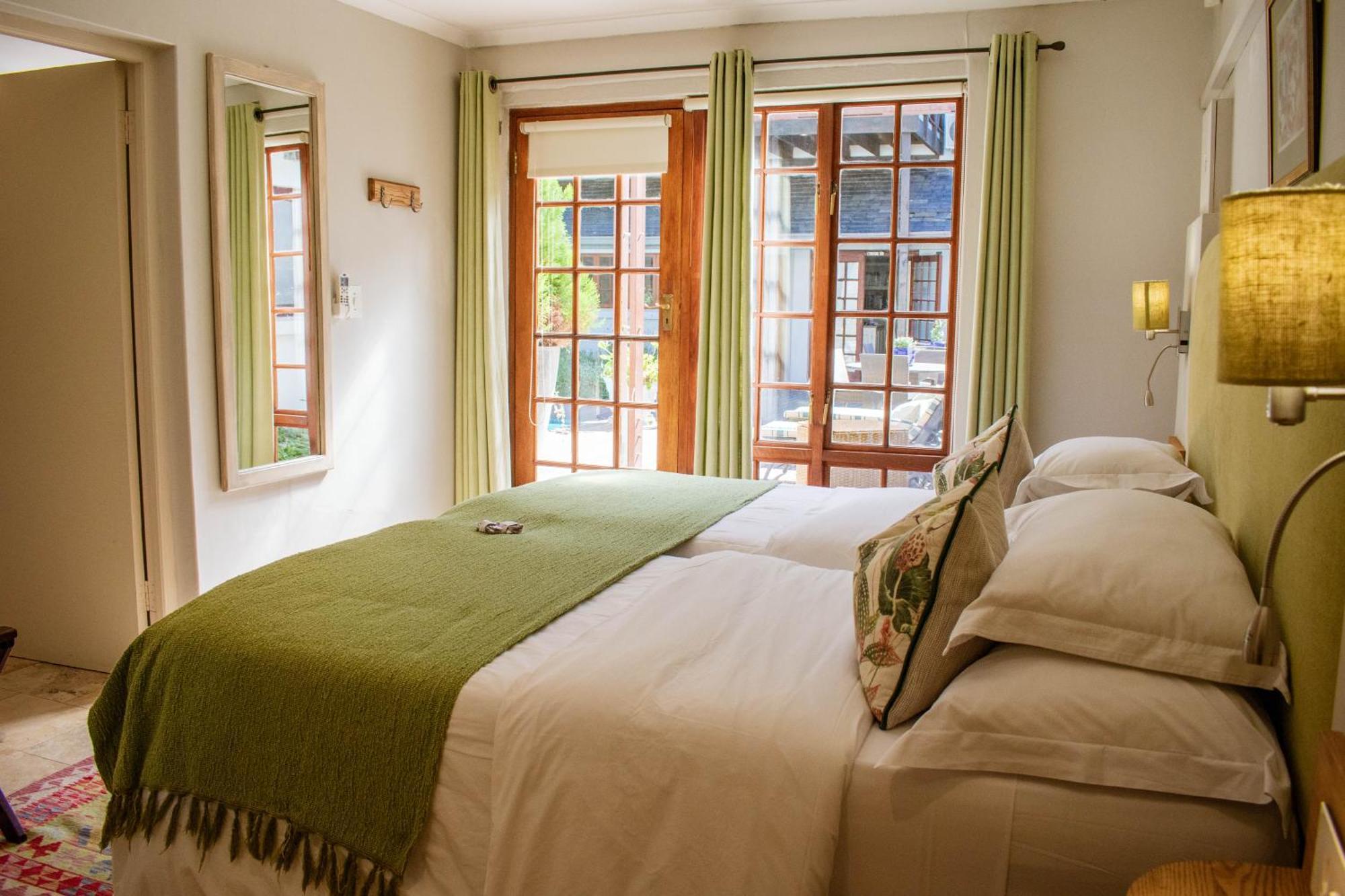 5 Seasons Guest House Стелленбос Экстерьер фото