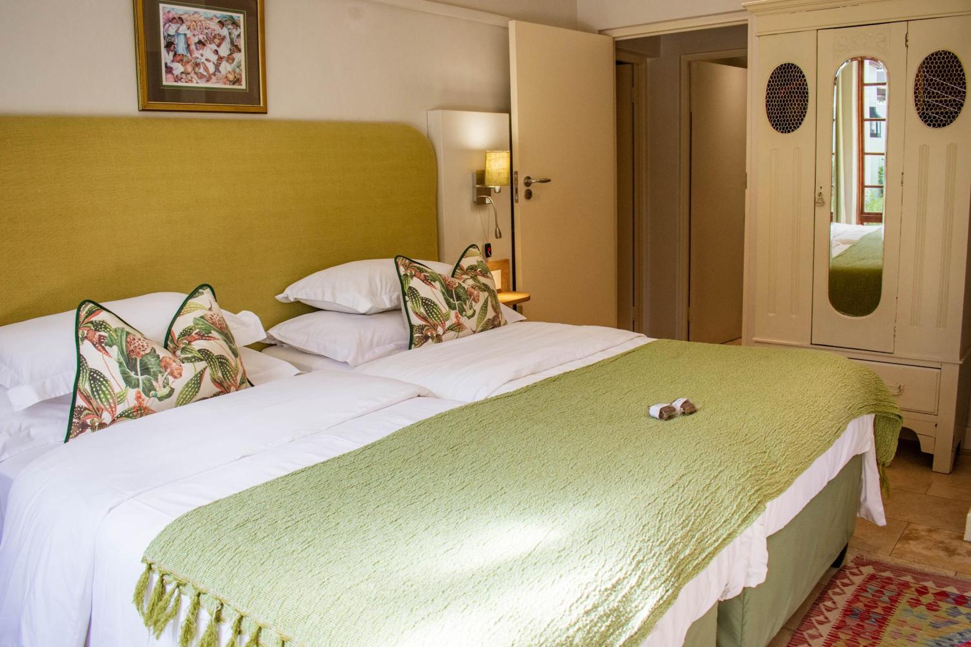 5 Seasons Guest House Стелленбос Экстерьер фото
