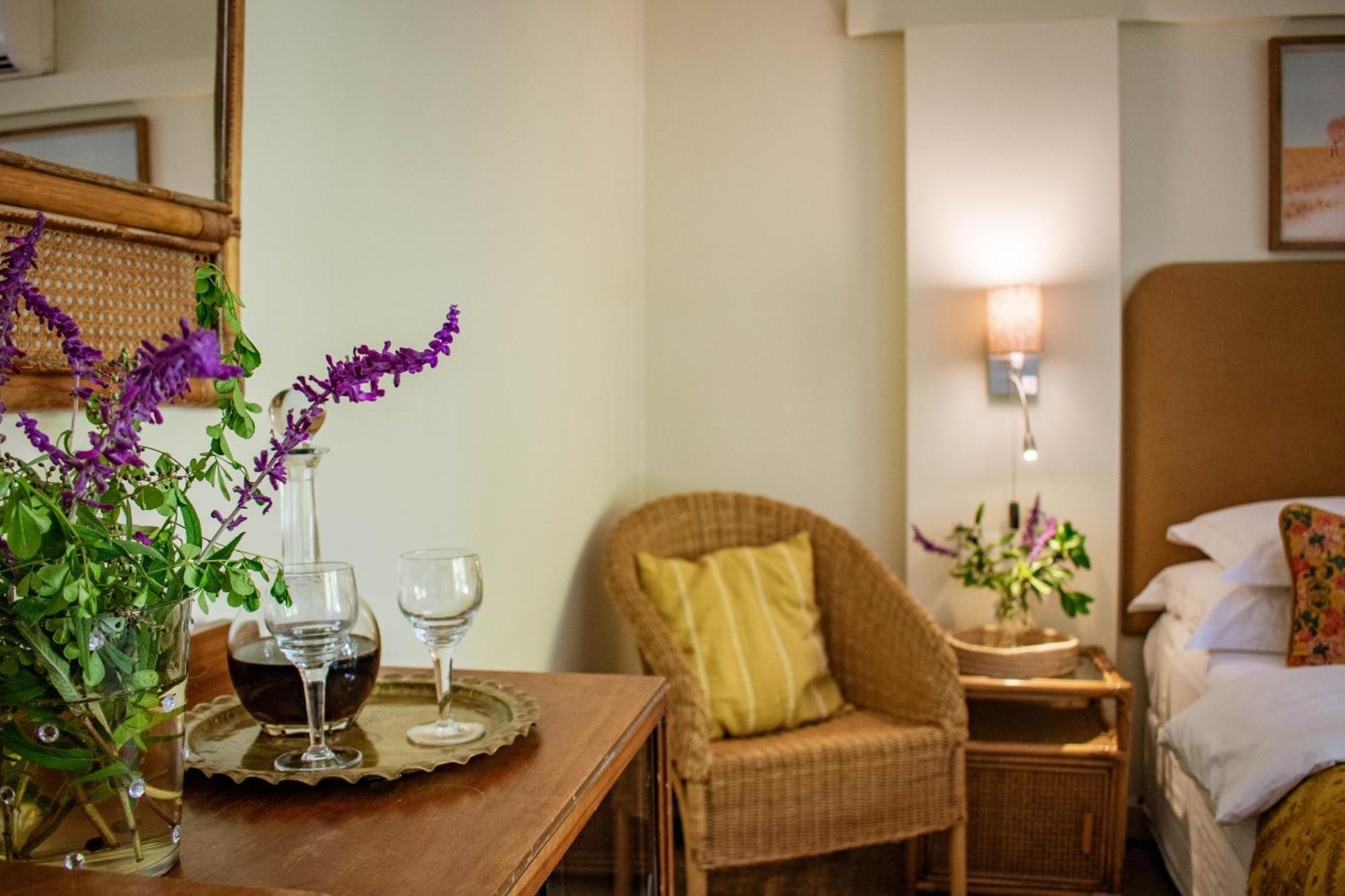 5 Seasons Guest House Стелленбос Экстерьер фото